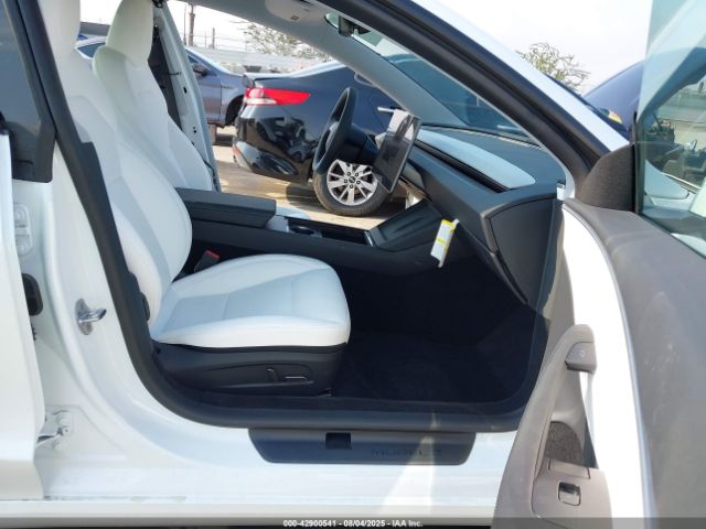 2025 TESLA MODEL 3 5YJ3E1EA1SF012748 Photo 4