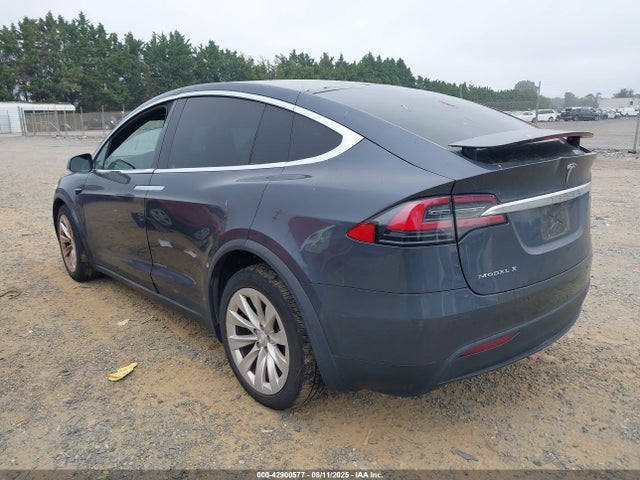 2016 TESLA MODEL X 5YJXCDE27GF030910 Photo 2