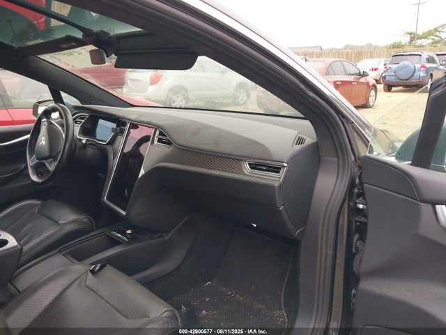 2016 TESLA MODEL X 5YJXCDE27GF030910 Photo 4