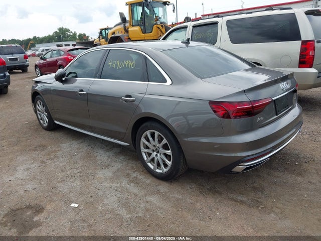 2022 AUDI A4 WAUABAF42NA006704 Photo 2