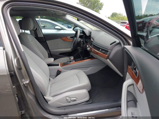 2022 AUDI A4 WAUABAF42NA006704 Photo 4