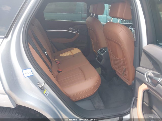 2023 AUDI E-TRON WA1LAAGE2PB018669 Photo 7