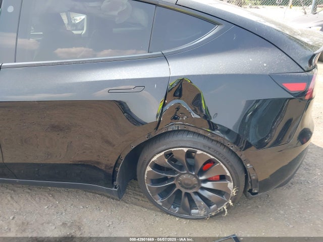 2023 TESLA MODEL Y 7SAYGDEF0PF925203 Photo 5