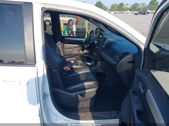 2C4RDGEG5HR799155 Dodge Grand Caravan