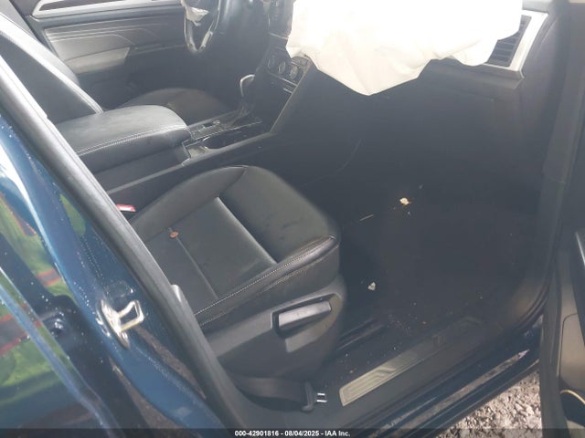 1V2WR2CA9NC522811 Volkswagen fsi