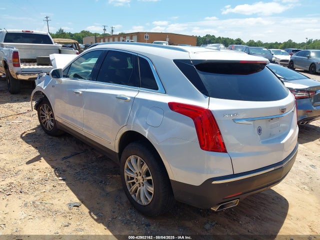 2017 CADILLAC XT5 1GYKNARS5HZ197138 Photo 2