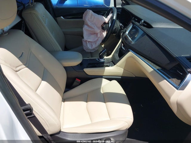 2017 CADILLAC XT5 1GYKNARS5HZ197138 Photo 4