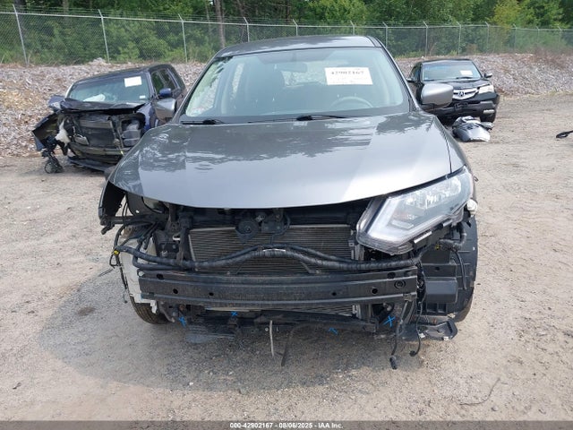 Nissan 2017 2017 KNMAT2MV4HP503210 Image 13