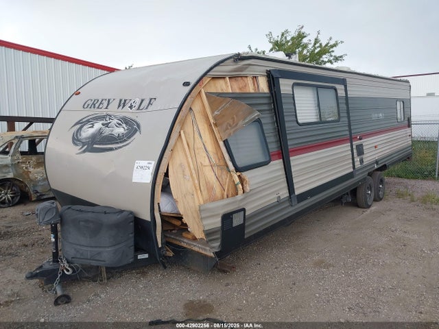 Forest River Cherokee 2019 4X4TCKC2XKK055697 Image 2