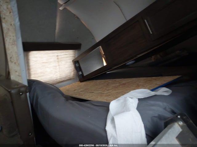 Forest River Cherokee 2019 4X4TCKC2XKK055697 Image 5
