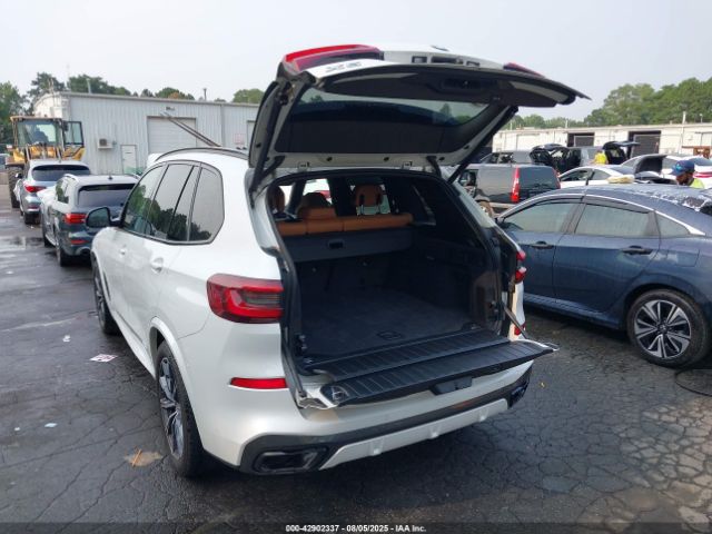 2021 BMW X5 5UXCR6C04M9E61674 Photo 2