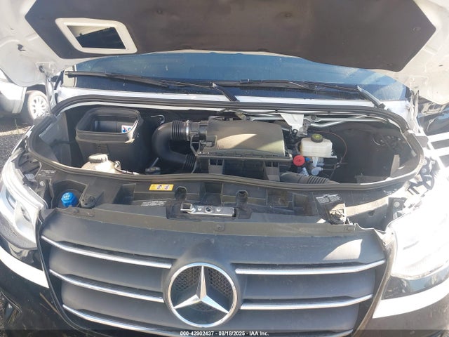 WDAPF4CD3KN058907 Mercedes-Benz om 642 with brake assist
