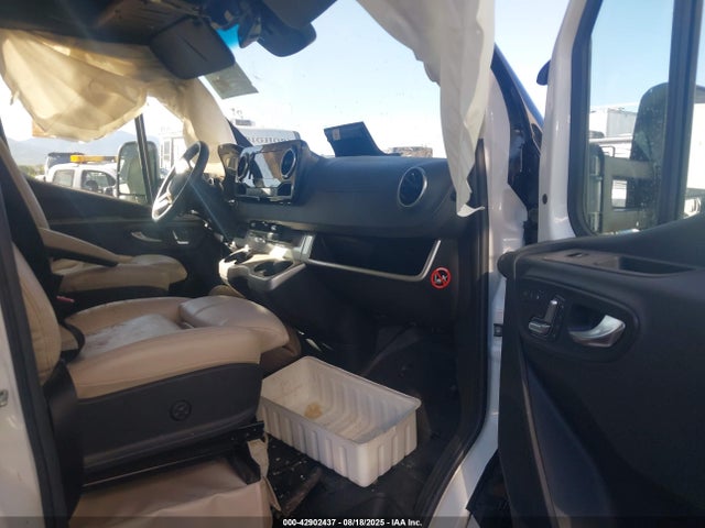 WDAPF4CD3KN058907 Mercedes-Benz om 642 with brake assist