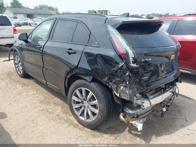 2020 CADILLAC XT4 1GYFZFR46LF078917 Photo 2