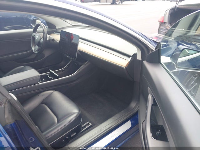 2018 TESLA MODEL 3 5YJ3E1EB8JF120162 Photo 4