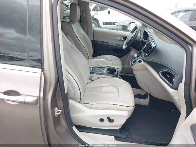 Chrysler Pacifica 2018 2C4RC1N79JR230475 Image 5