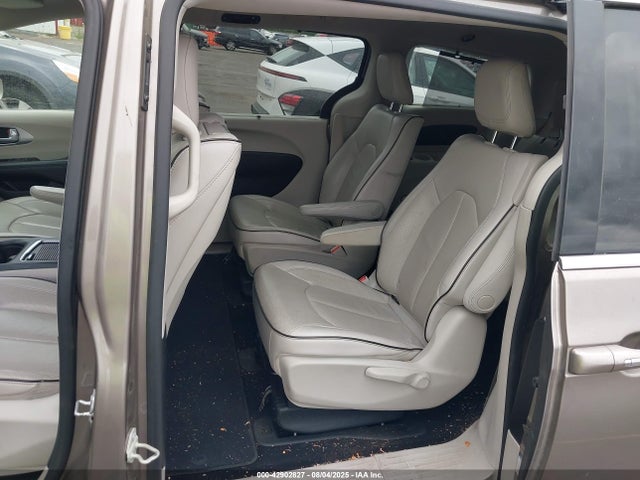 Chrysler Pacifica 2018 2C4RC1N79JR230475 Image 8
