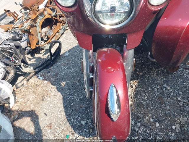 INDIAN MOTORCYCLE CO. 2017 2017 56KTRAAAXH3344312 Image 5