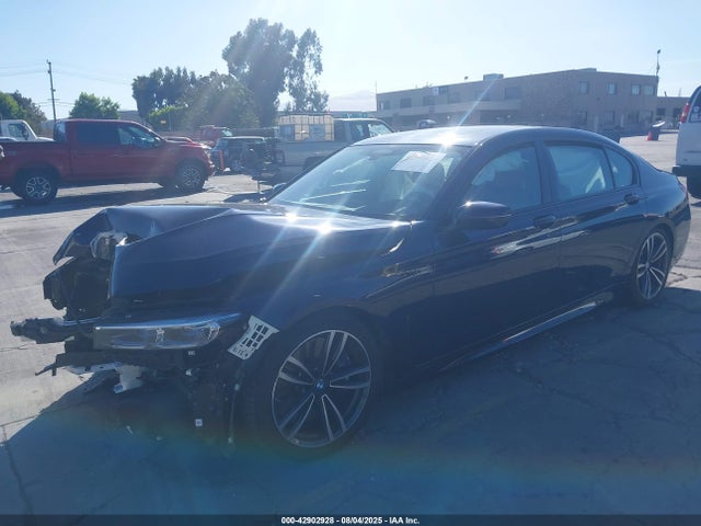 BMW 2020 2020 WBA7U2C08LCD37139 Image 2