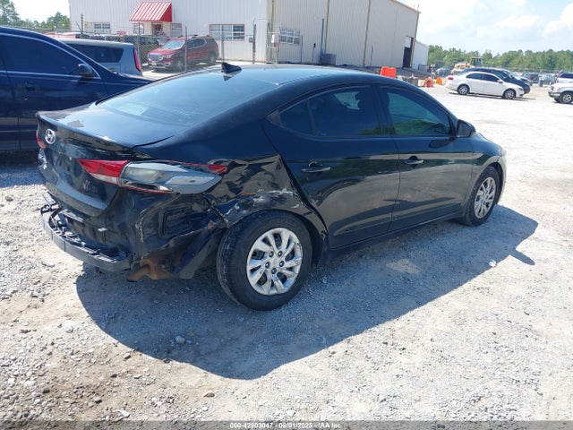 Hyundai 2017 2017 5NPD74LF8HH165751 Image 4