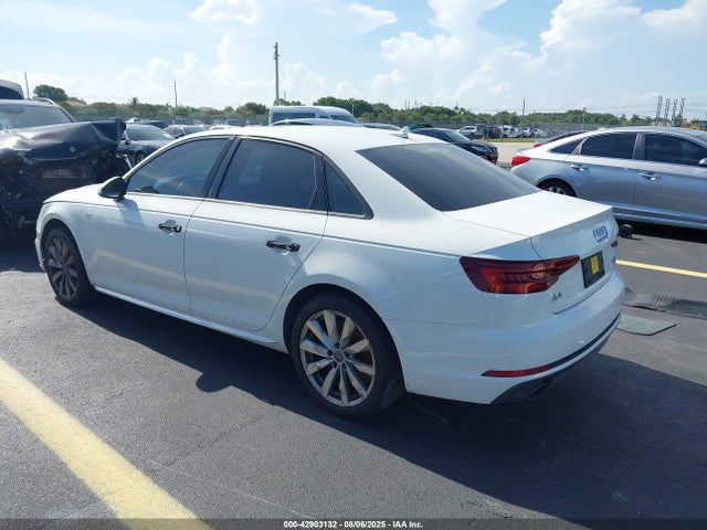 2018 AUDI A4 WAUKMAF4XJA037644 Photo 2