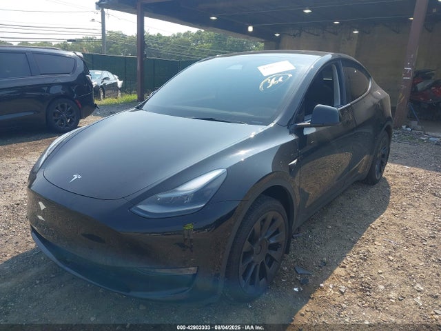 2023 TESLA MODEL Y 7SAYGAEE4PF940258 Photo 1