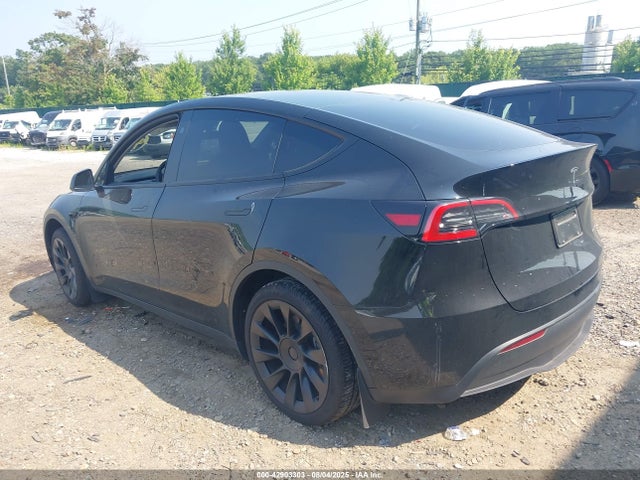2023 TESLA MODEL Y 7SAYGAEE4PF940258 Photo 2