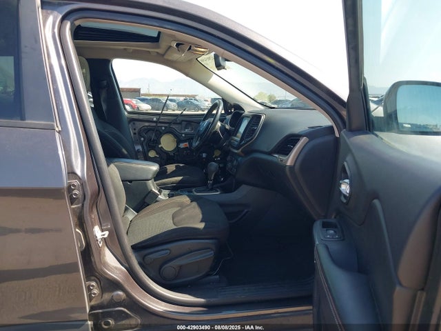 Jeep Cherokee 2016 1C4PJLCS4GW281110 Image 5