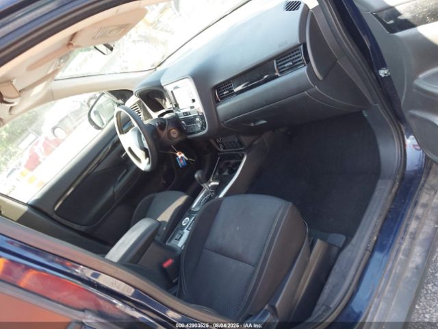 2019 MITSUBISHI OUTLANDER JA4AZ3A35KZ048428 Photo 4