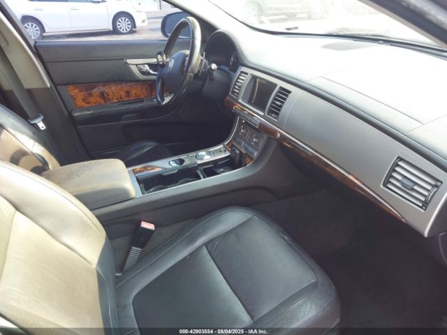 2011 JAGUAR XF SAJWA0FB7BLR90860 Photo 4