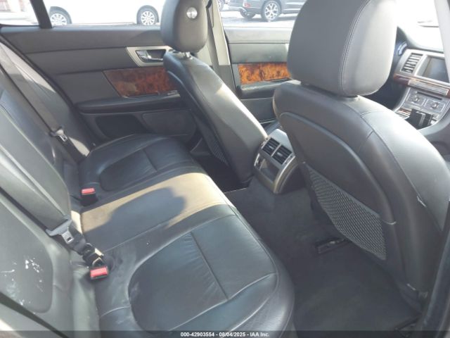 2011 JAGUAR XF SAJWA0FB7BLR90860 Photo 7