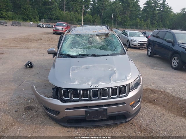 3C4NJDBB0KT827673 Jeep 2019