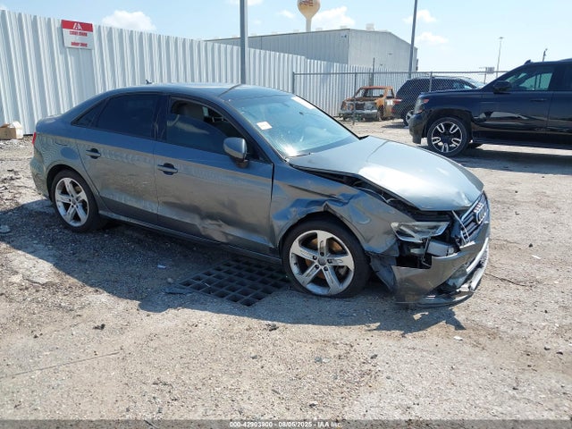 2017 AUDI A3 WAUAUGFF2H1072799 Photo 0