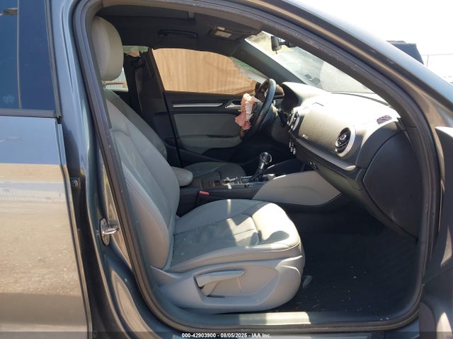 2017 AUDI A3 WAUAUGFF2H1072799 Photo 4