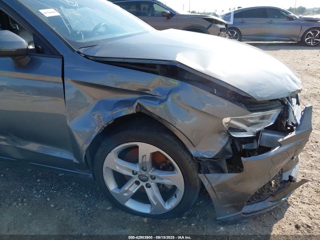 2017 AUDI A3 WAUAUGFF2H1072799 Photo 5
