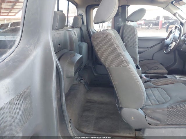 Nissan 2017 2017 1N6DD0CW8HN732491 Image 8