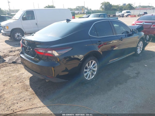 4T1R11AK6MU567382 Toyota CAMRY LE