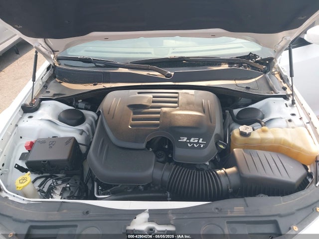 Chrysler 300 2021 2C3CCABG9MH520238 Image 10