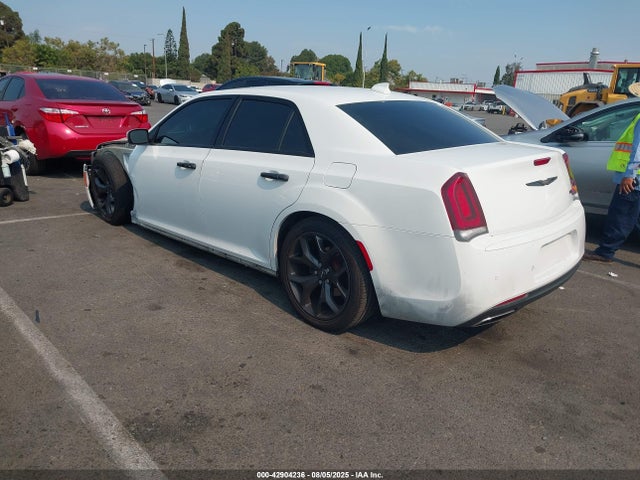 Chrysler 300 2021 2C3CCABG9MH520238 Image 3