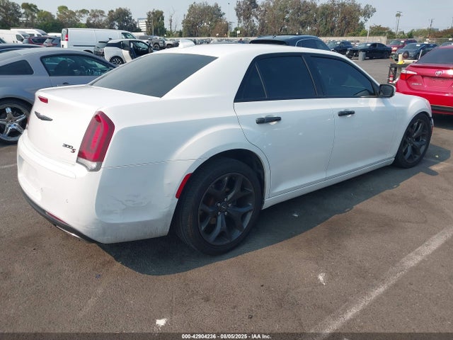 Chrysler 300 2021 2C3CCABG9MH520238 Image 4
