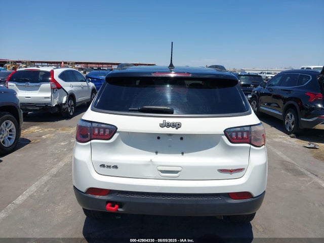 3C4NJDDB3JT465527 Jeep Compass