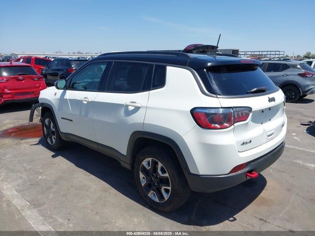 3C4NJDDB3JT465527 Jeep Compass