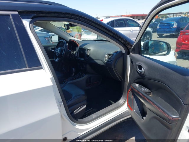 3C4NJDDB3JT465527 Jeep Compass