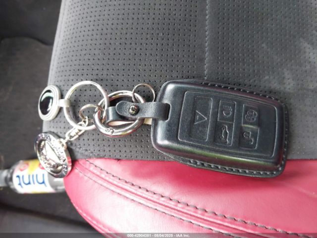 2022 JAGUAR F-PACE SADCZ2EE8NA693828 Photo 10