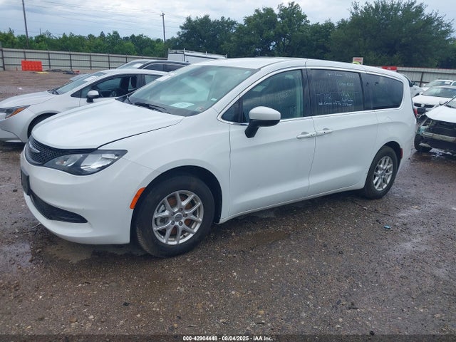 2023 CHRYSLER VOYAGER 2C4RC1CG8PR525904 Photo 1