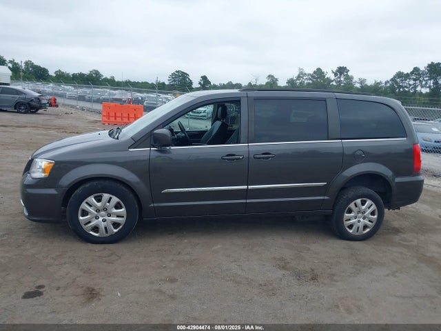 2C4RC1BG7GR185579 Chrysler Town and Country