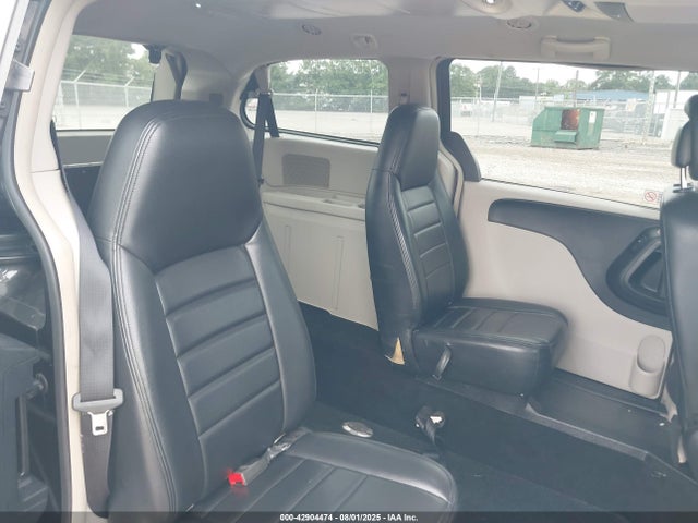 2C4RC1BG7GR185579 Chrysler Town and Country