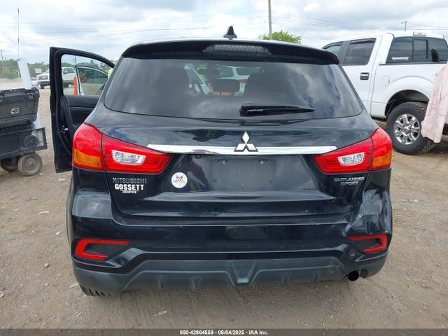 Mitsubishi mivec 2018 JA4AP3AU1JZ011440 Image 15