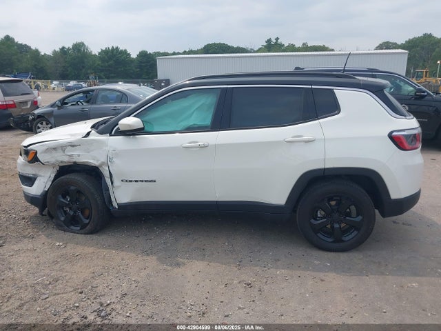 3C4NJDBB5KT656449 Jeep 2019