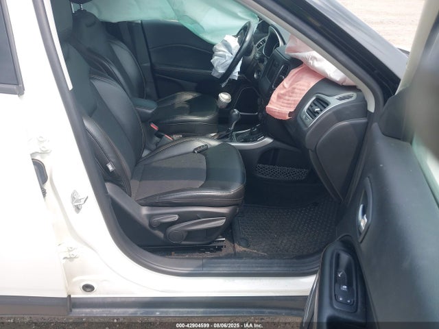 3C4NJDBB5KT656449 Jeep 2019